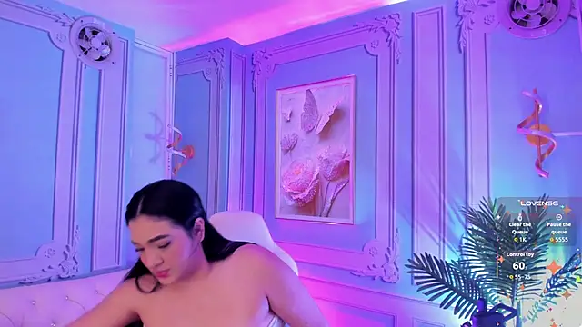 stefany duque1  online show from November 9, 2025, 3:16 am