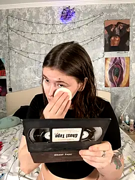 Sabrina shells online show from November 16, 2025, 1:17 pm