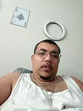 cloudy couple444 online show from September 17, 2025, 9:38 pm