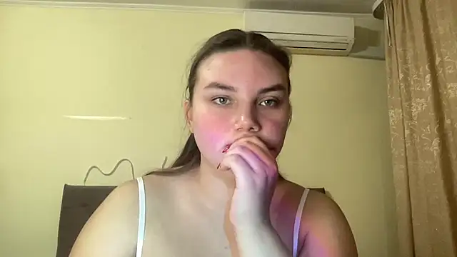 Dreamyblushfairy online show from October 3, 2025, 5:54 pm