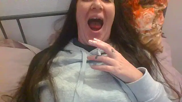 BELLAMORGANE1 online show from January 23, 2025, 5:21 pm