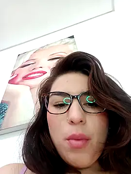 VictoriaMolina online show from November 9, 2025, 3:21 pm