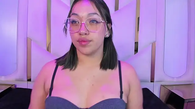 IsabellRodriguez18 online show from April 11, 2026, 7:45 am