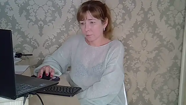 Snapshot of EllaJohnsonX chatting on July 16, 2026, 9:37 am EllaJohnsonX online show from July 16, 2026, 9:37 am