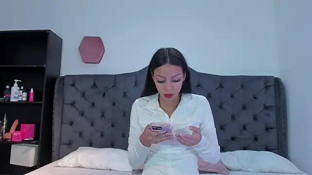 Snapshot of two_milkyway chatting on March 9, 2026, 12:20 pm two milkyway online show from March 9, 2026, 12:20 pm