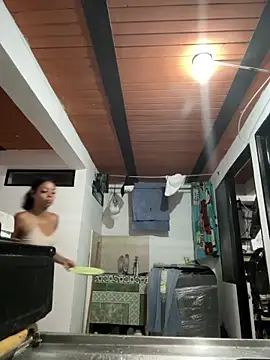 Snapshot of two_milkyway chatting on March 18, 2026, 1:36 pm two milkyway online show from March 18, 2026, 1:36 pm