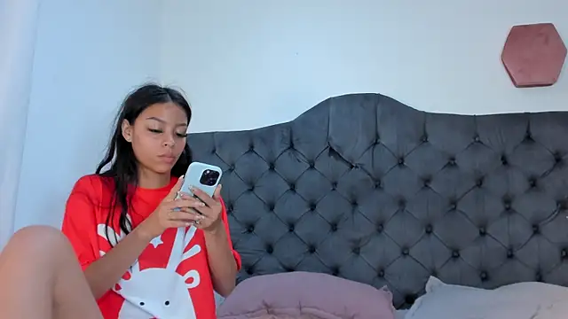 Snapshot of two_milkyway chatting on March 26, 2026, 12:22 pm two milkyway online show from March 26, 2026, 12:22 pm