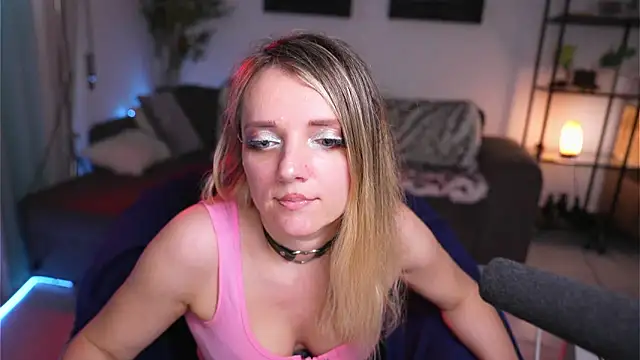 Magnetic Amy online show from February 12, 2025, 1:16 pm