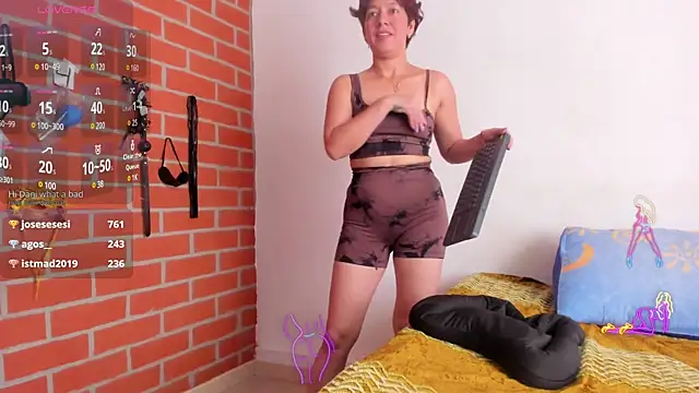 Laura hellss online show from February 1, 2025, 6:40 pm