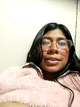 Snapshot of Pamelamilkk_1007 chatting on February 4, 2025, 4:48 am Pamelamilkk 1007 online show from February 4, 2025, 4:48 am