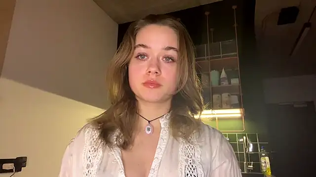 RoxyStar17 online show from January 20, 2025, 8:07 pm