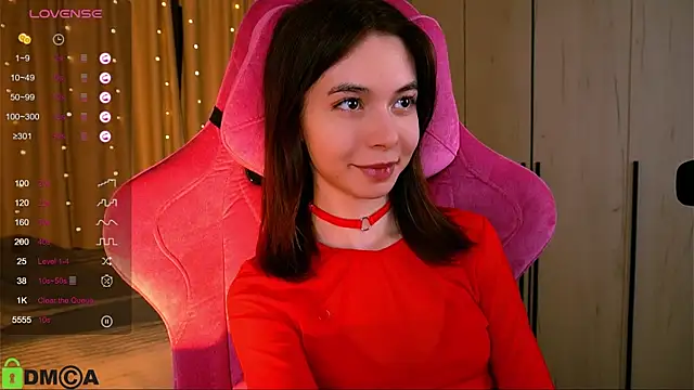 Snapshot of LittleOriana chatting on March 13, 2025, 1:43 am LittleOriana online show from March 13, 2025, 1:43 am