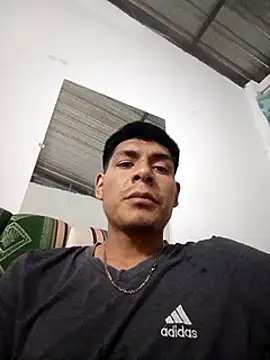 Snapshot of elmazitogrande chatting on February 8, 2025, 2:36 am elmazitogrande online show from February 8, 2025, 2:36 am