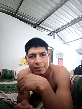 Snapshot of elmazitogrande chatting on February 8, 2025, 11:13 pm elmazitogrande online show from February 8, 2025, 11:13 pm