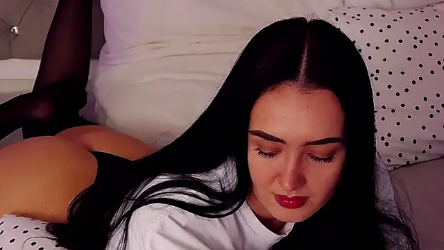 KimKhallifa online show from March 1, 2026, 4:58 am