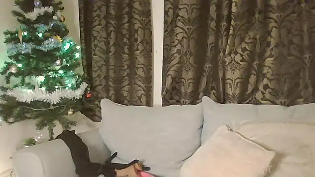 DDnaughty online show from December 1, 2025, 1:21 am