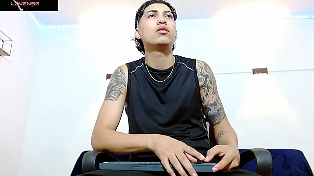 Br4ndxpimm online show from November 5, 2025, 3:56 pm