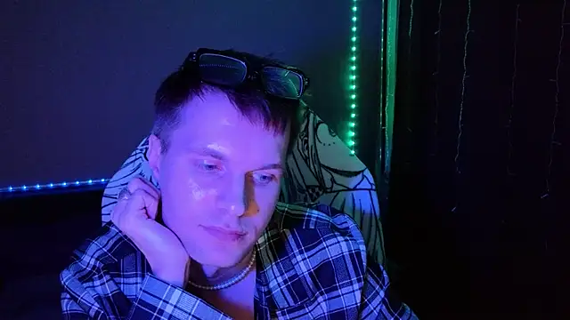 Leonnextdoor online show from January 16, 2025, 2:30 pm