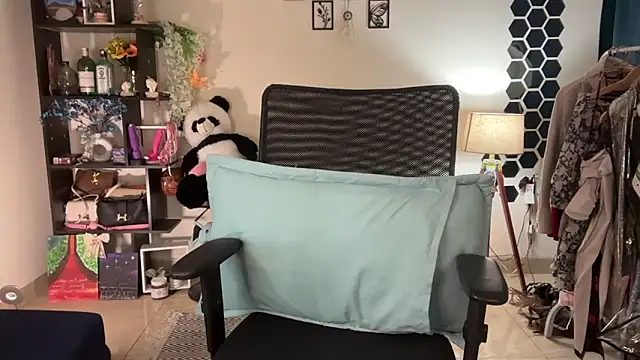 roseofvenom online show from February 7, 2026, 7:39 pm