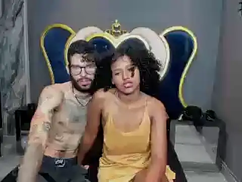 Snapshot of JenniferandBen chatting on January 5, 2025, 10:19 pm JenniferandBen online show from January 5, 2025, 10:19 pm
