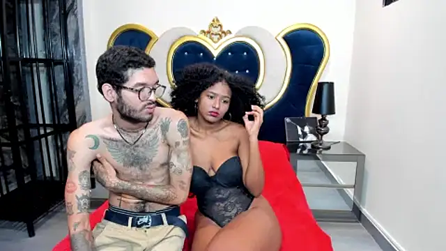 Snapshot of JenniferandBen chatting on January 26, 2025, 7:31 pm JenniferandBen online show from January 26, 2025, 7:31 pm