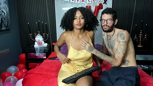 Snapshot of JenniferandBen chatting on February 13, 2025, 1:29 am JenniferandBen online show from February 13, 2025, 1:29 am