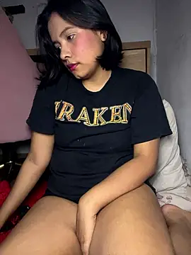 Ninabrunette18 online show from January 13, 2026, 7:13 am