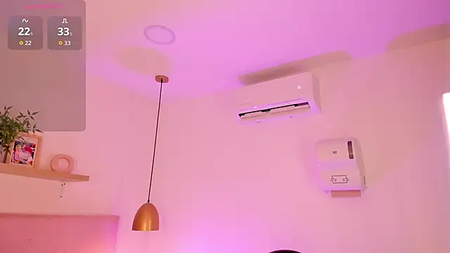 violeta candyy  online show from April 16, 2026, 3:18 am