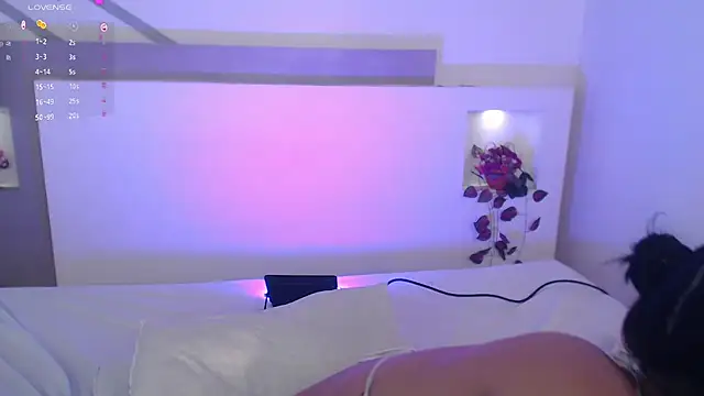 VenusEvans1 online show from January 27, 2025, 11:11 pm