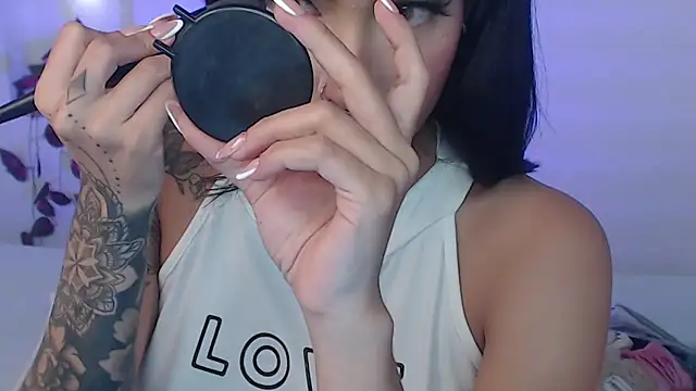 VenusEvans1 online show from February 17, 2025, 9:41 pm