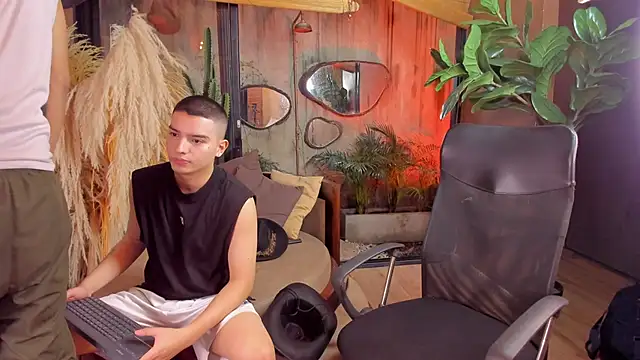 MarcoVitto online show from November 14, 2025, 8:29 pm