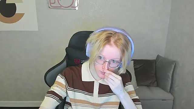 ElizabethHarpper online show from September 20, 2025, 1:28 am