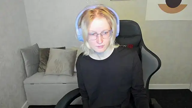 ElizabethHarpper online show from September 25, 2025, 1:09 am