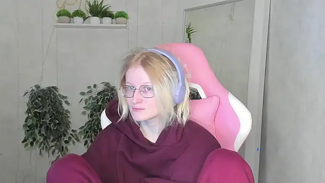 ElizabethHarpper online show from November 28, 2025, 1:08 am