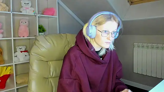 ElizabethHarpper online show from December 22, 2025, 12:51 am