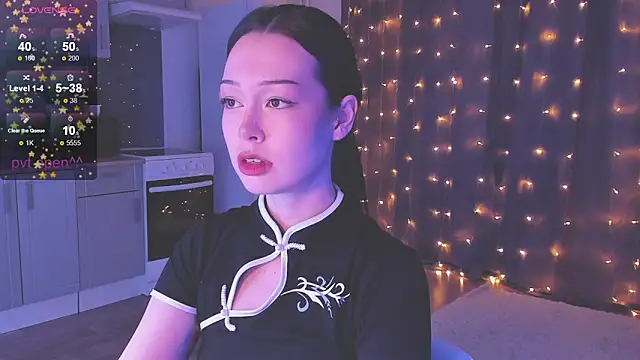 kittenrisha online show from December 17, 2025, 4:40 am