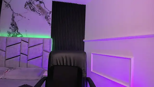 daniiphoeniixx online show from January 6, 2026, 7:50 pm