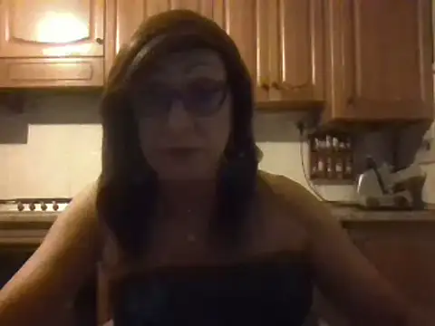 Snapshot of Tiabet chatting on September 24, 2025, 8:45 pm Tiabet online show from September 24, 2025, 8:45 pm