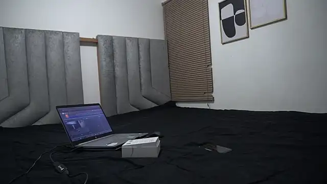 womantall99 online show from March 31, 2026, 1:00 pm