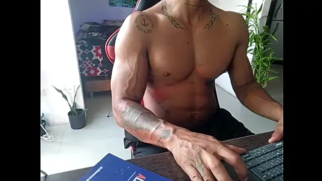 Snapshot of Adam_Valenciia chatting on June 23, 2026, 3:32 pm Adam Valenciia online show from June 23, 2026, 3:32 pm