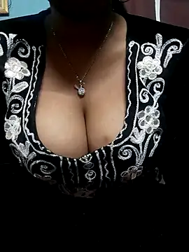 Snapshot of Hayna_G chatting on January 26, 2025, 4:09 pm Hayna G online show from January 26, 2025, 4:09 pm
