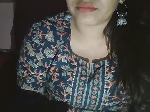 Hot-shanvi online show from April 10, 2026, 5:06 pm