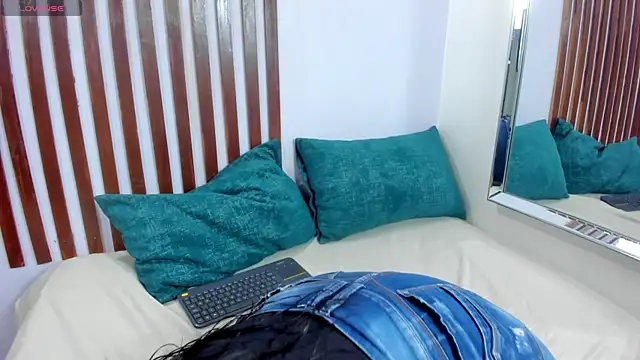 KRYSSTARITTER4 online show from February 27, 2025, 10:04 am