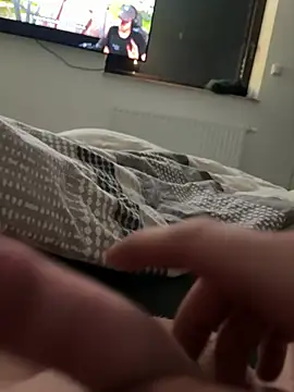 Finni04055 online show from April 15, 2026, 2:29 am