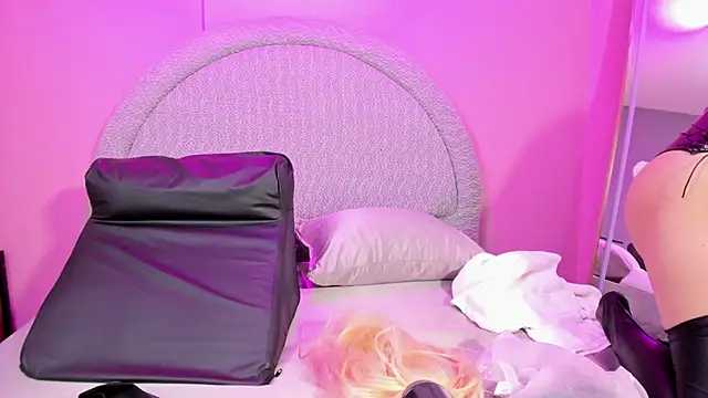 lee Powder online show from December 5, 2025, 11:30 am