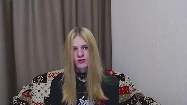 blaire  18 online show from December 31, 2024, 8:15 am