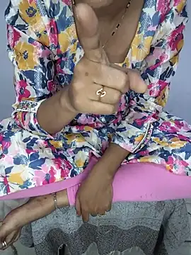 lovelygirl4567 online show from July 4, 2026, 2:34 pm