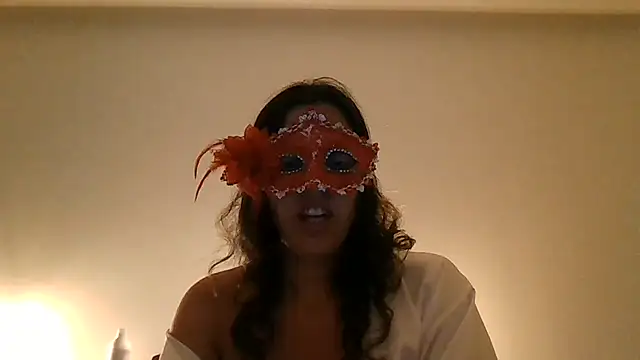 Snapshot of couple-tuga chatting on July 5, 2026, 9:33 pm couple-tuga online show from July 5, 2026, 9:33 pm