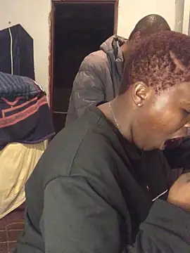 MKbesxxx online show from April 17, 2026, 7:28 pm