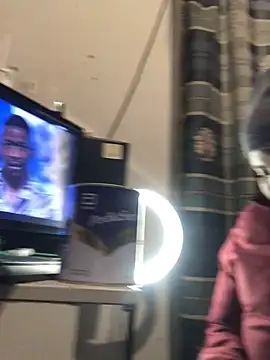 MKbesxxx online show from April 25, 2026, 6:49 pm